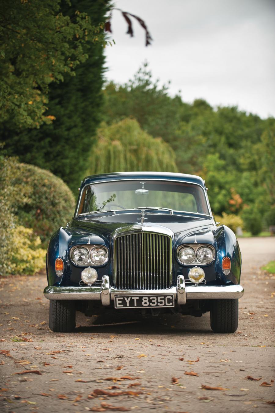  Bentley S3 Continental Saloon by James Young 1963 года  (фото 2 из 15)
